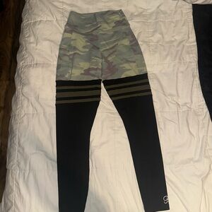 Size M camo leggings